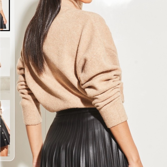 ZARA Faux Leather Pleated Mini Skirt With Front Metal Snap Button Closure - Picture 3 of 3